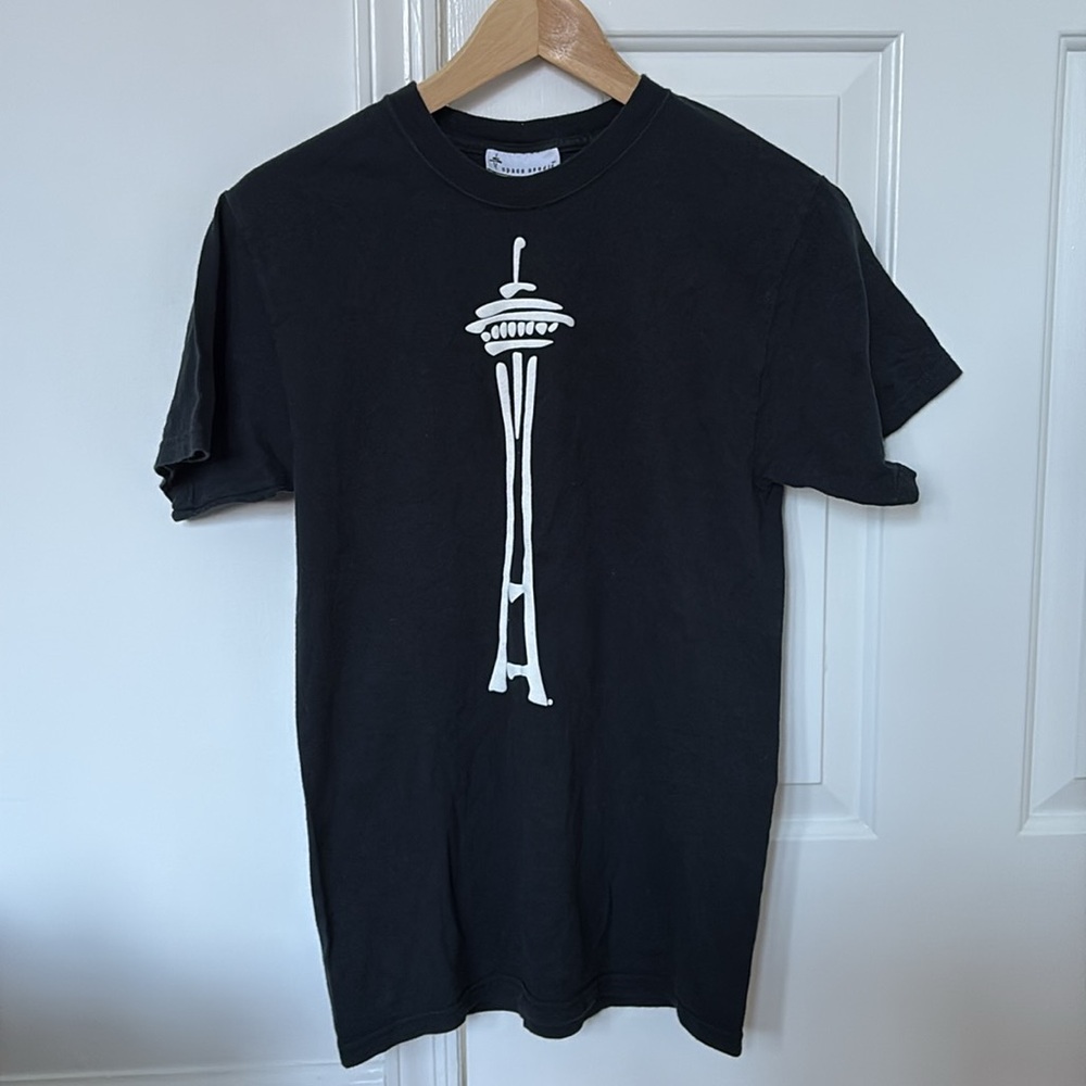 Space needle shirt black & white